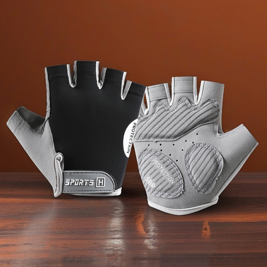Name Sports Equipment - Breathable Anti-Slip Sports Gloves for Spinning